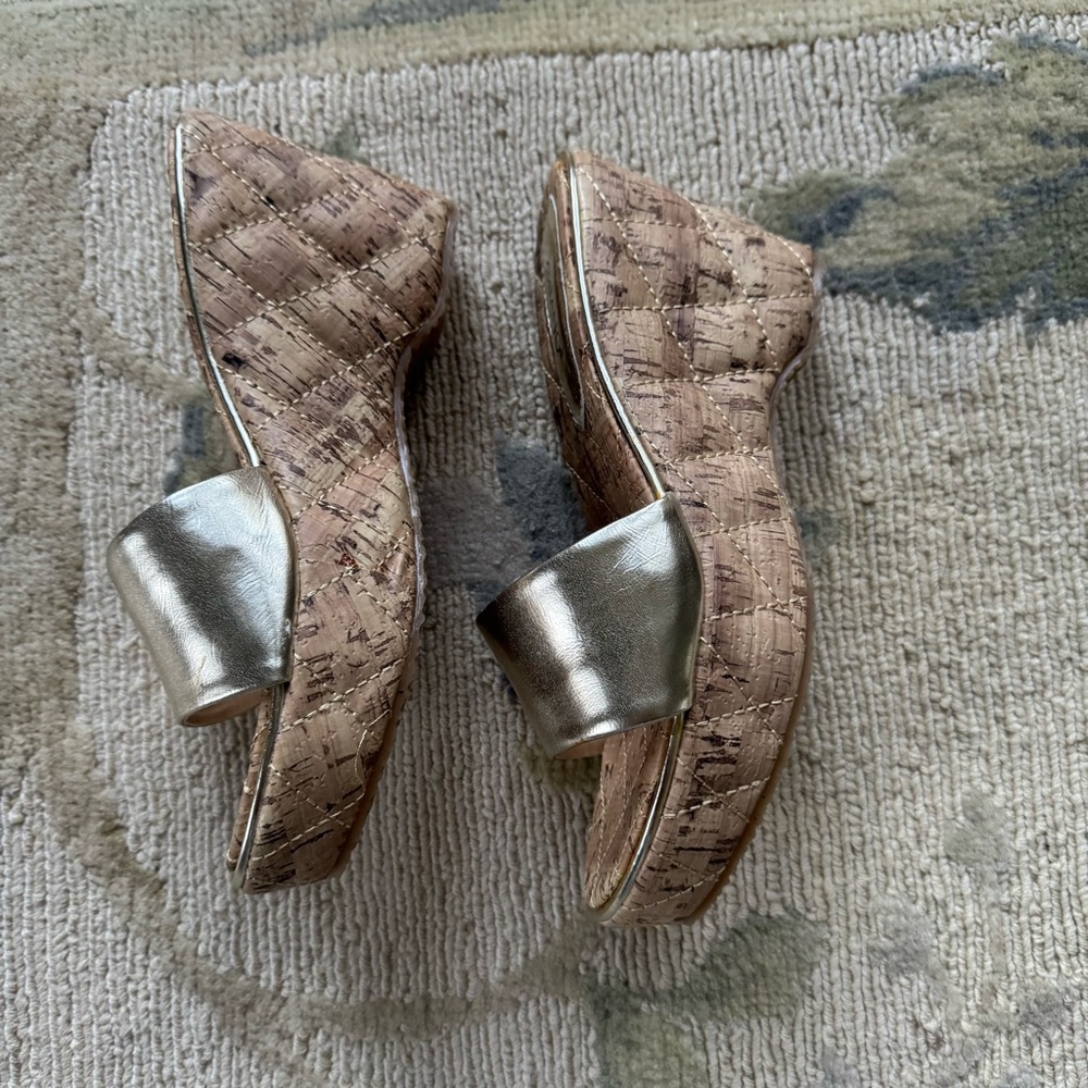 Gitano Women's Gold Slide Sandals Quilted Size 7